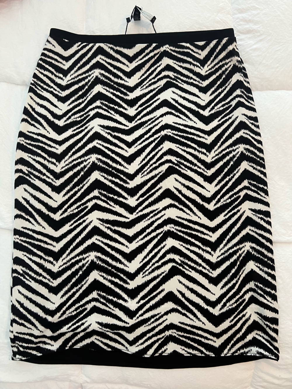 White House Black Market Black and White Chevron Pencil Skirt